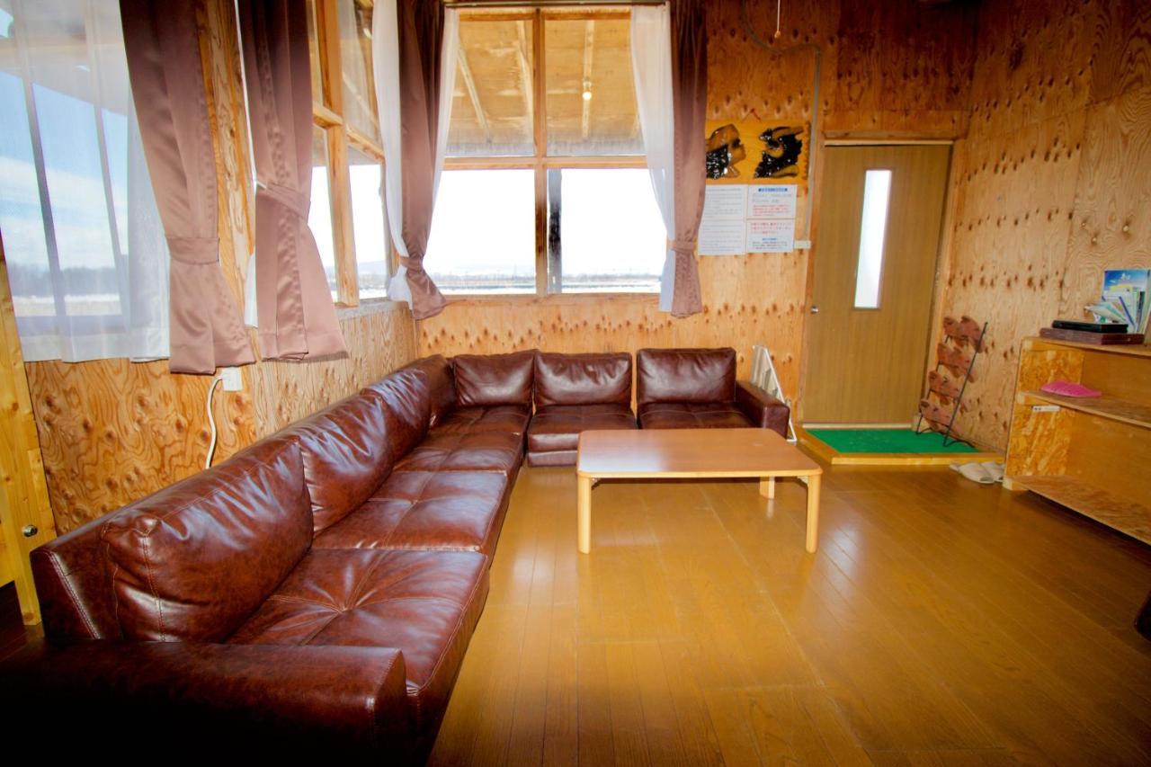 Clione Campground Hostel Shari Buitenkant foto